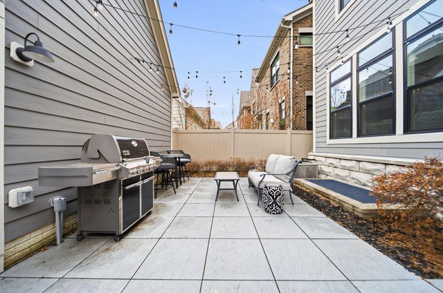 951 Hudson Crossing, Grandview Heights, OH 43212