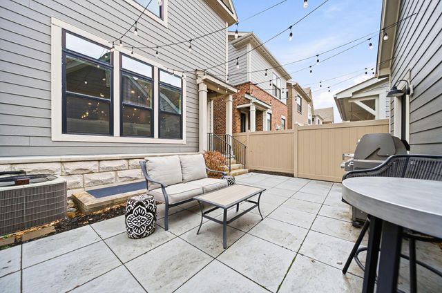 951 Hudson Crossing, Grandview Heights, OH 43212