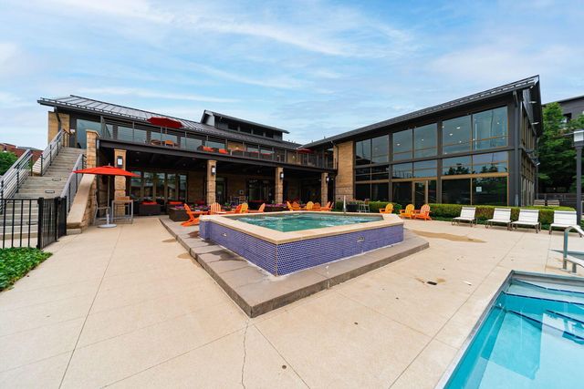 951 Hudson Crossing, Grandview Heights, OH 43212