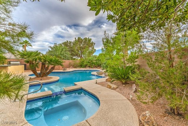 8633 Kennedy Heights Court, Las Vegas, NV 89131