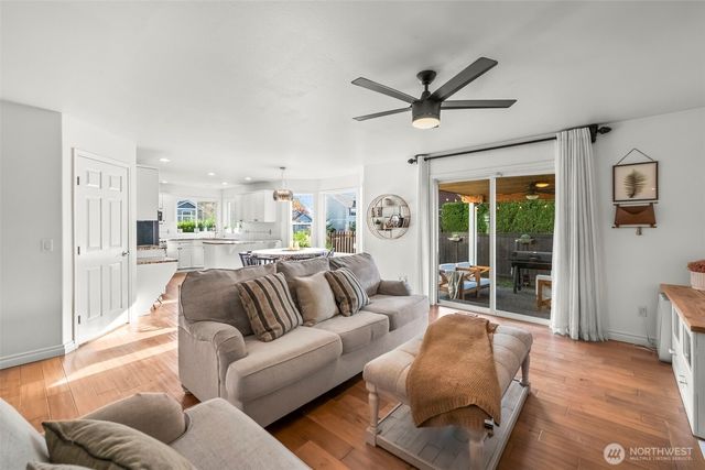 425 Sorensen St, Buckley, WA 98321