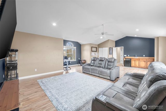 425 Sorensen St, Buckley, WA 98321