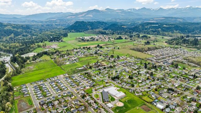 425 Sorensen St, Buckley, WA 98321