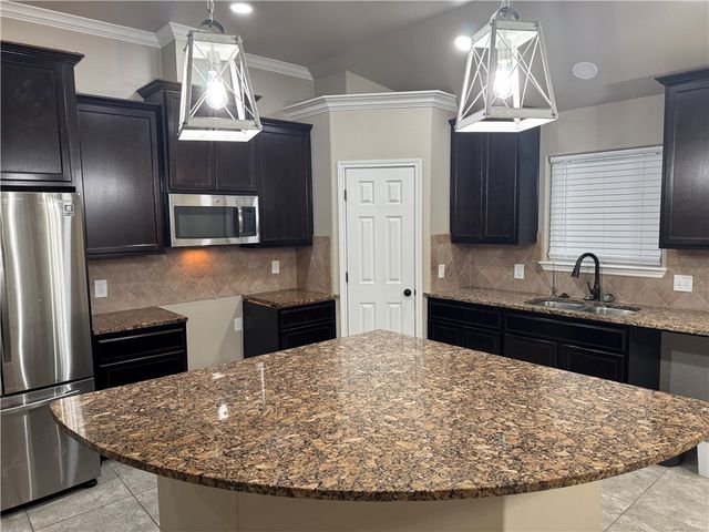 7802 Fort Griffen Dr, Corpus Christi, TX 78414