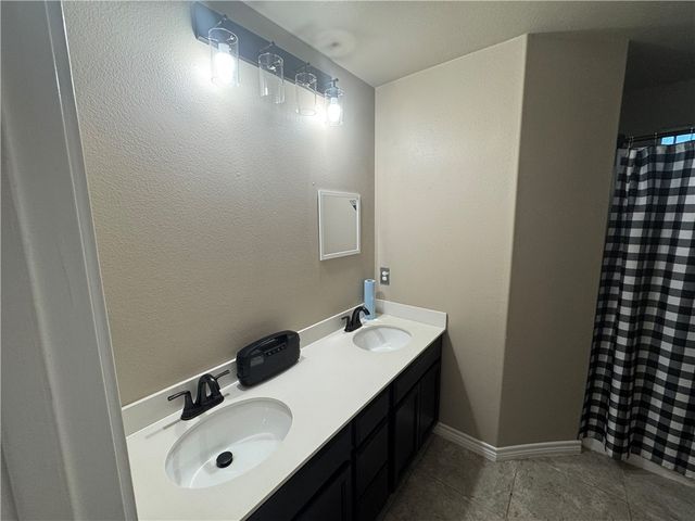 7802 Fort Griffen Dr, Corpus Christi, TX 78414