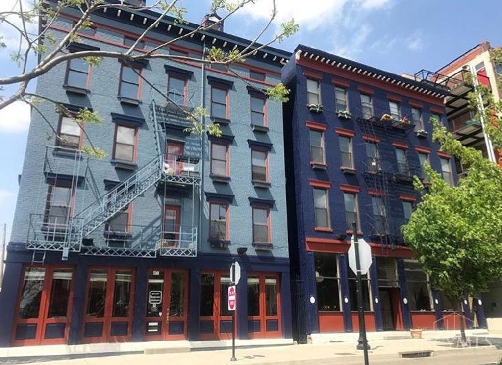 404 Reading Road, Cincinnati, OH 45202