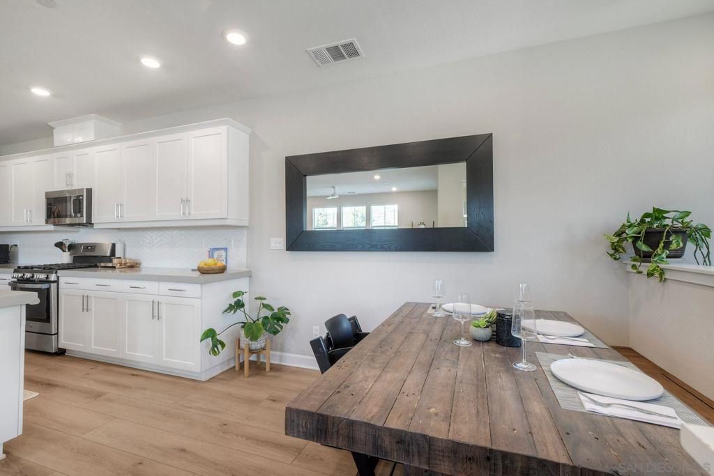 Image 12 of property listing at 10924 Jericho Way, San Diego, CA 92129