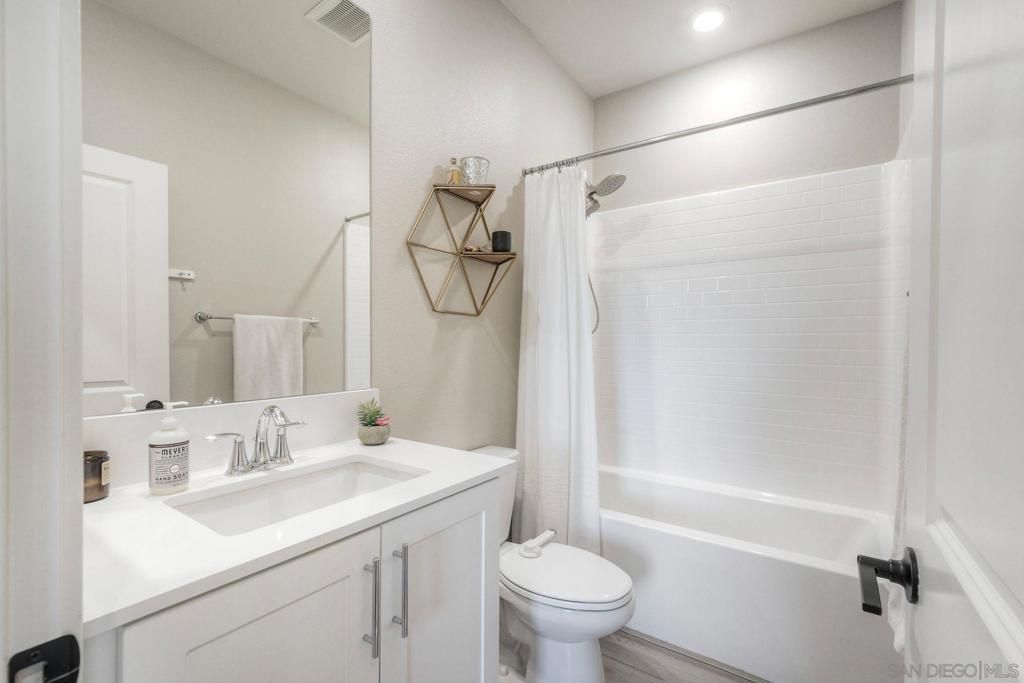 Image 30 of property listing at 10924 Jericho Way, San Diego, CA 92129