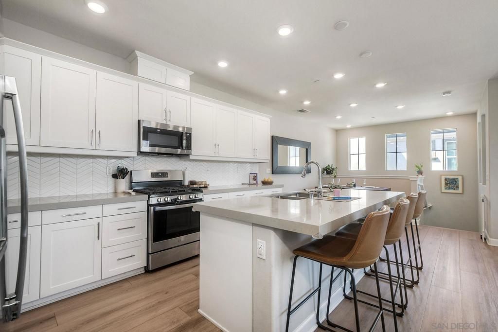 Image 8 of property listing at 10924 Jericho Way, San Diego, CA 92129