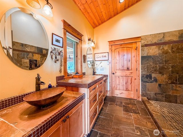 726 Pine Ridge Drive, Orcas Island, WA 98279