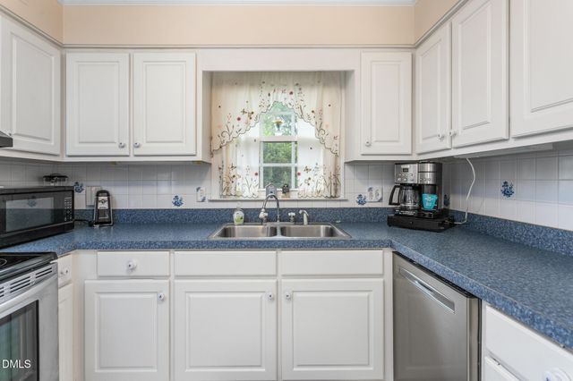 1609 Regency Drive, Burlington, NC 27215