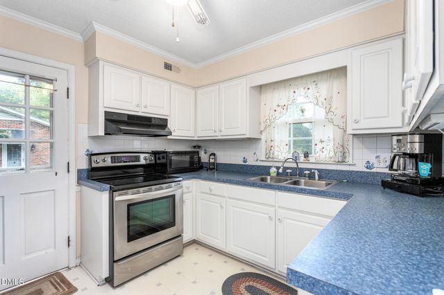 1609 Regency Drive, Burlington, NC 27215