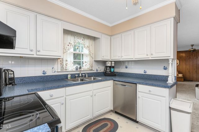 1609 Regency Drive, Burlington, NC 27215