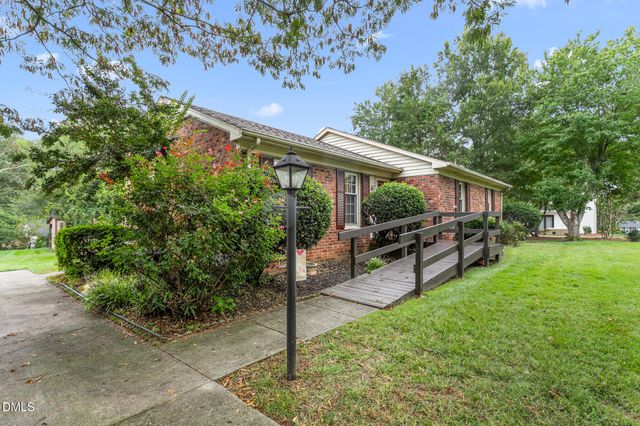 1609 Regency Drive, Burlington, NC 27215