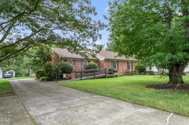1609 Regency Drive, Burlington, NC 27215