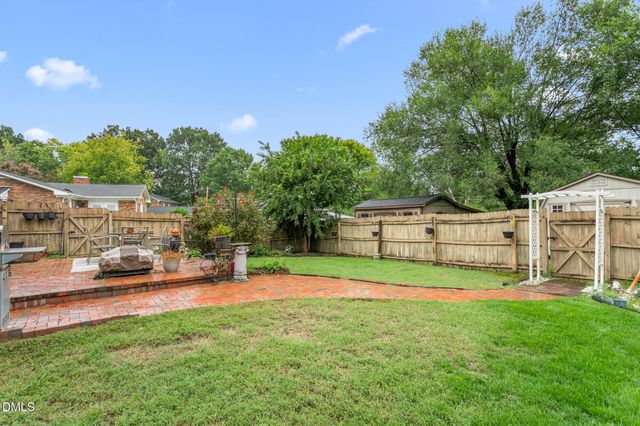 1609 Regency Drive, Burlington, NC 27215