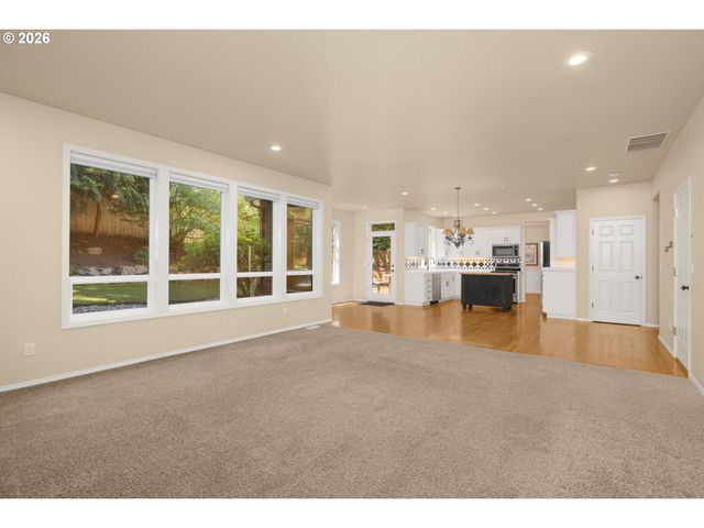 3208 Sw LURADEL St, Portland, OR 97219