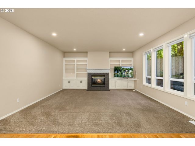 3208 Sw LURADEL St, Portland, OR 97219