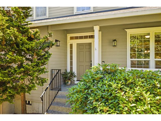 3208 Sw LURADEL St, Portland, OR 97219