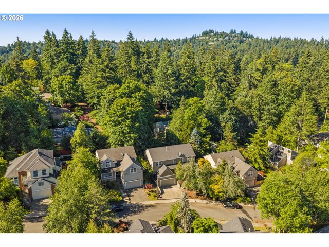 3208 Sw LURADEL St, Portland, OR 97219