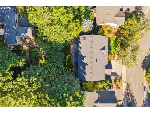 3208 Sw LURADEL St, Portland, OR 97219