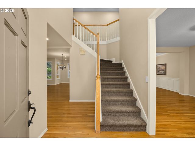 3208 Sw LURADEL St, Portland, OR 97219