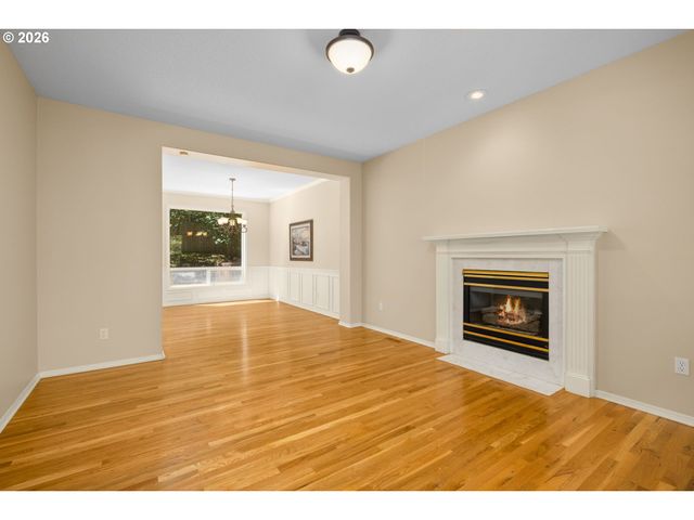 3208 Sw LURADEL St, Portland, OR 97219