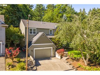 3208 Sw LURADEL St, Portland, OR 97219