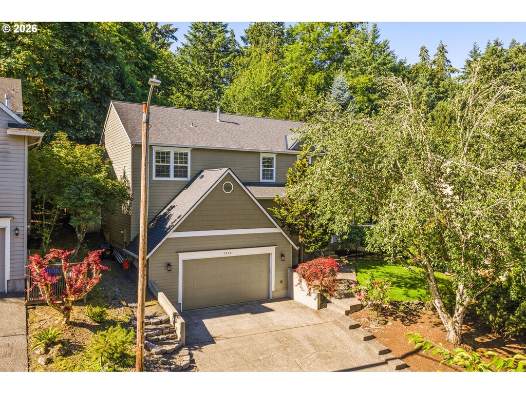 3208 Sw LURADEL St, Portland, OR 97219