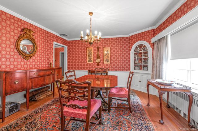 936 Madison Street, Hewlett Neck, NY 11598