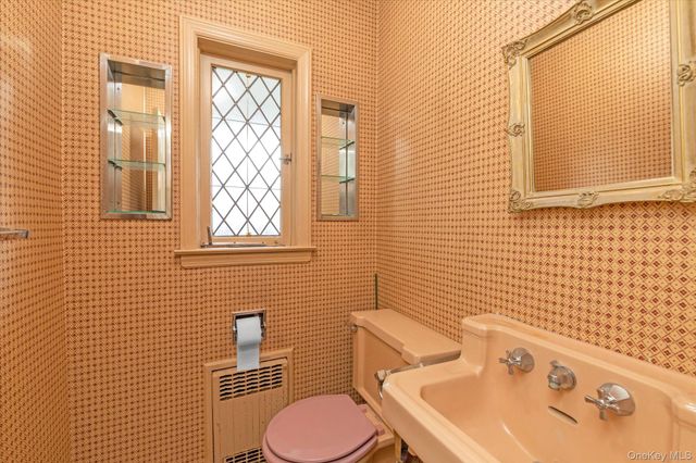 936 Madison Street, Hewlett Neck, NY 11598