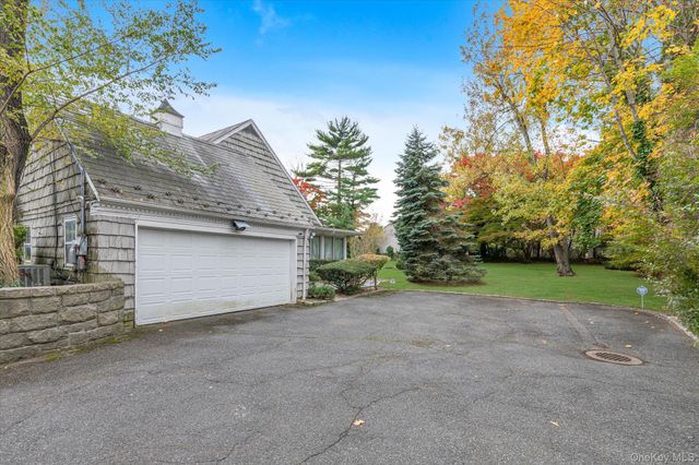 936 Madison Street, Hewlett Neck, NY 11598