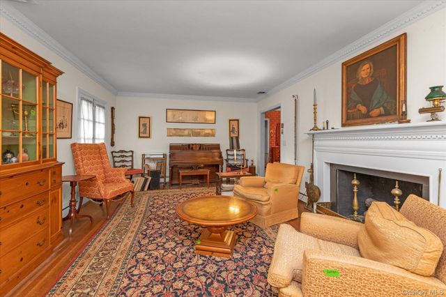 936 Madison Street, Hewlett Neck, NY 11598