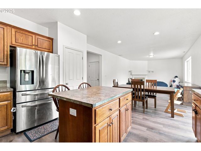 18857 CHANELLE Way, Oregon City, OR 97045
