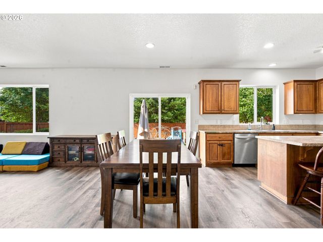 18857 CHANELLE Way, Oregon City, OR 97045