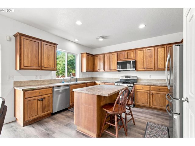 18857 CHANELLE Way, Oregon City, OR 97045