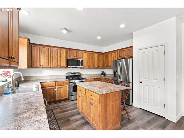 18857 CHANELLE Way, Oregon City, OR 97045