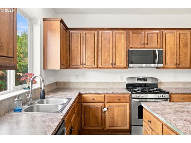 18857 CHANELLE Way, Oregon City, OR 97045