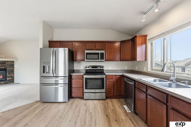 5701 S 190th Terrace, Omaha, NE 68135