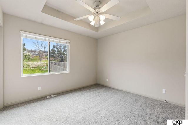 5701 S 190th Terrace, Omaha, NE 68135