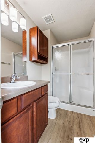 5701 S 190th Terrace, Omaha, NE 68135