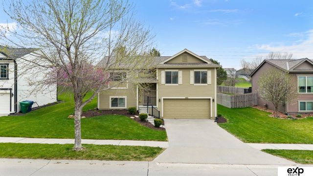 5701 S 190th Terrace, Omaha, NE 68135