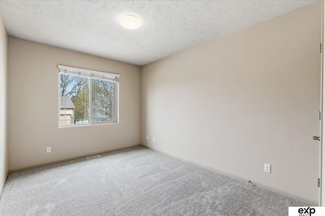 5701 S 190th Terrace, Omaha, NE 68135