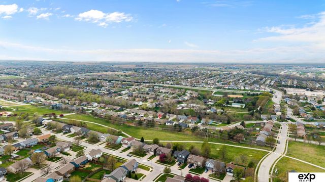 5701 S 190th Terrace, Omaha, NE 68135