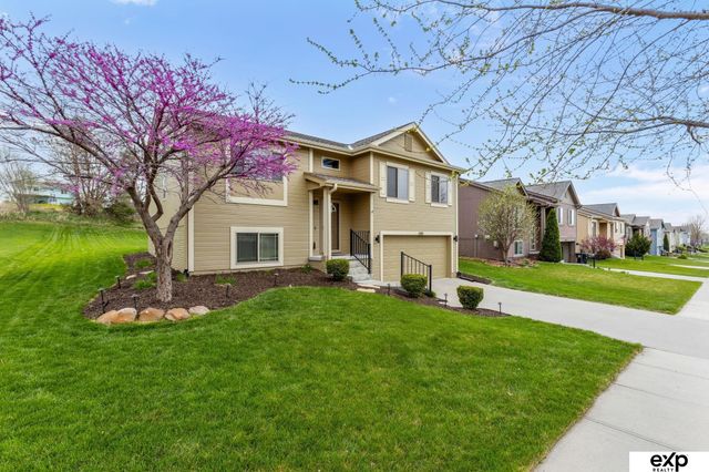 5701 S 190th Terrace, Omaha, NE 68135