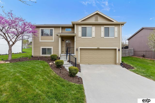 5701 S 190th Terrace, Omaha, NE 68135