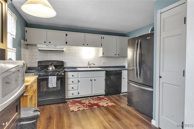 7 North Seine Drive, Cheektowaga, NY 14227