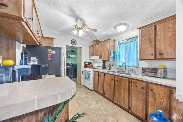 1301 Taft Highway 166, Bakersfield, CA 93307