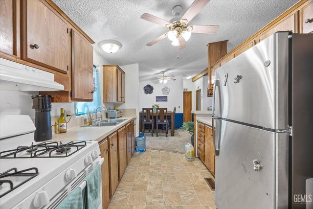 1301 Taft Highway 166, Bakersfield, CA 93307