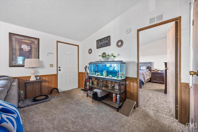 1301 Taft Highway 166, Bakersfield, CA 93307